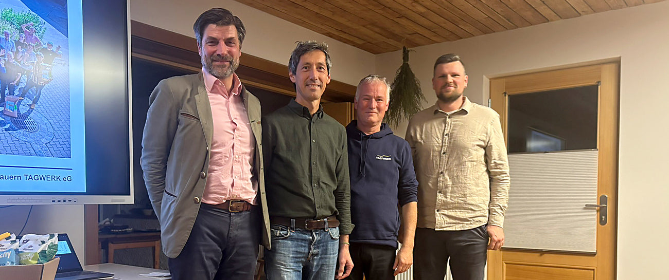 Barnhouse Geschäftsführer Martin Eras mit den beiden Barnhouse Landwirten Hans Reichl und Johannes Hobmaier sowie Michael Rittershofer (Vorstand der Barnhouse Liefergemeinschaft).